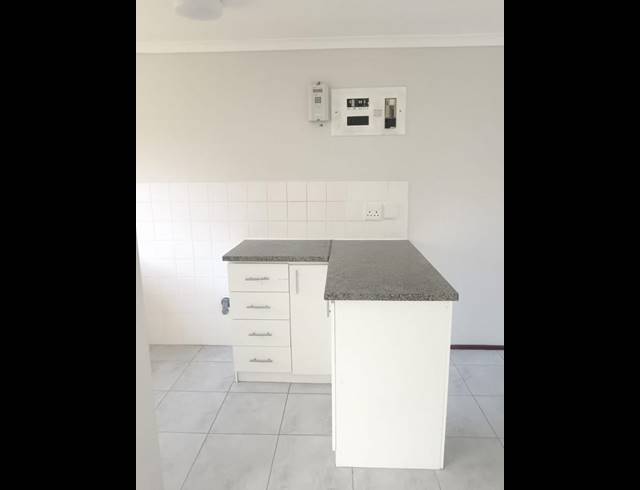 1 BEDROOM PROPERTY TO RENT IN KRAAIFONTEIN EAST